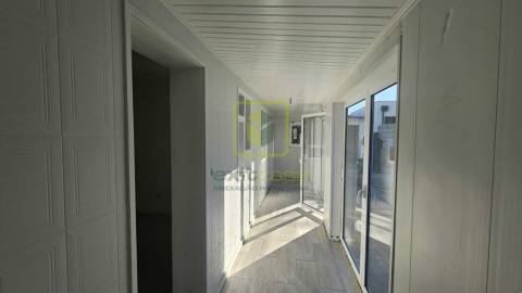 Moradia Térrea a Poucos Minutos da Praia