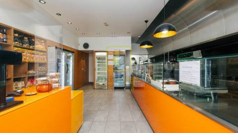 Restaurante e escritórios