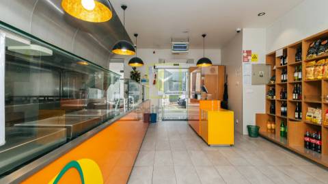 Restaurante e escritórios