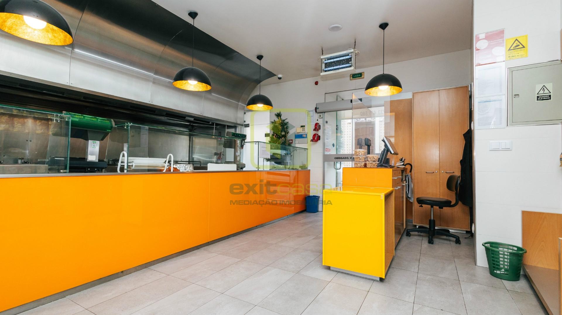 Restaurante e escritórios