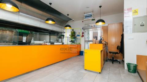 Restaurante e escritórios