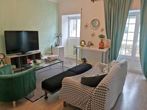 Moradia com 3 Pisos Totalmente Independentes