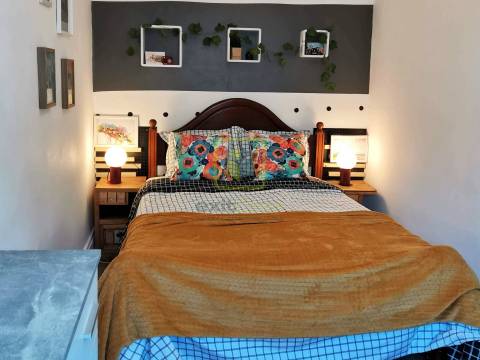 Moradia com 3 Pisos Totalmente Independentes