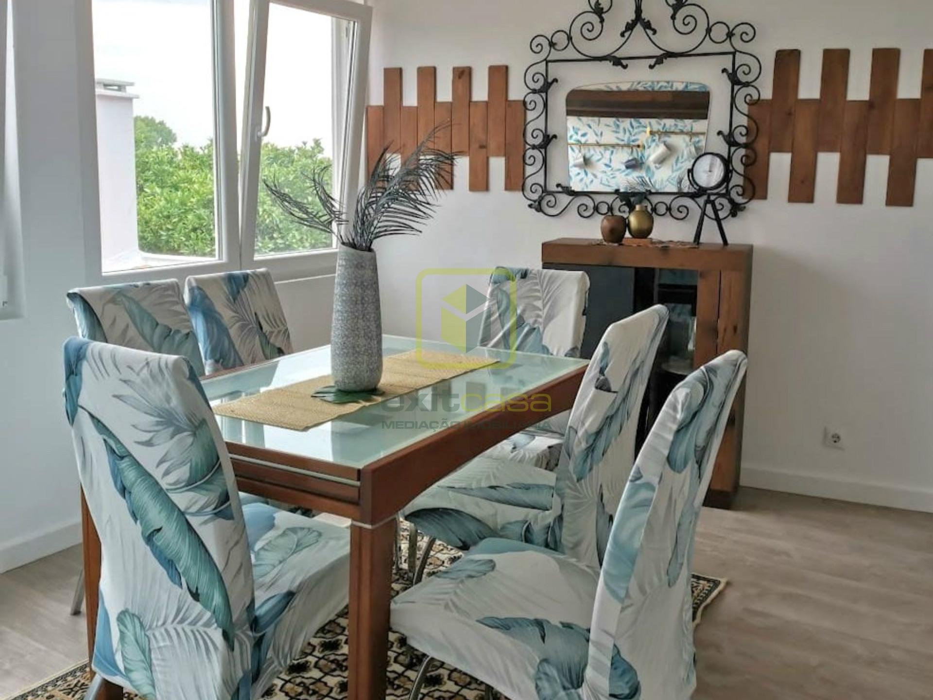 Moradia com 3 Pisos Totalmente Independentes