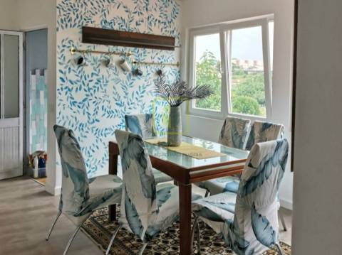 Moradia com 3 Pisos Totalmente Independentes