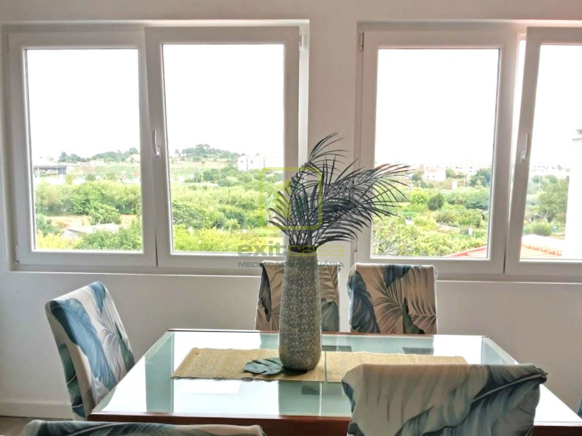 Moradia com 3 Pisos Totalmente Independentes