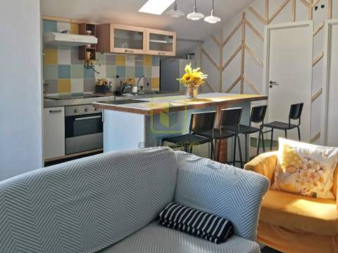 Moradia com 3 Pisos Totalmente Independentes