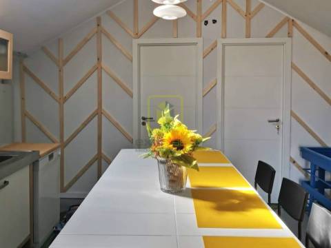 Moradia com 3 Pisos Totalmente Independentes