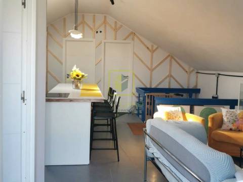 Moradia com 3 Pisos Totalmente Independentes