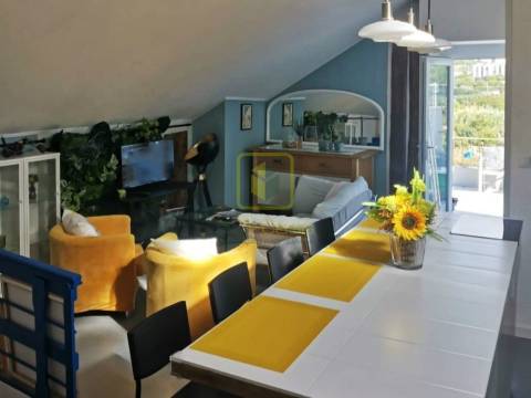 Moradia com 3 Pisos Totalmente Independentes