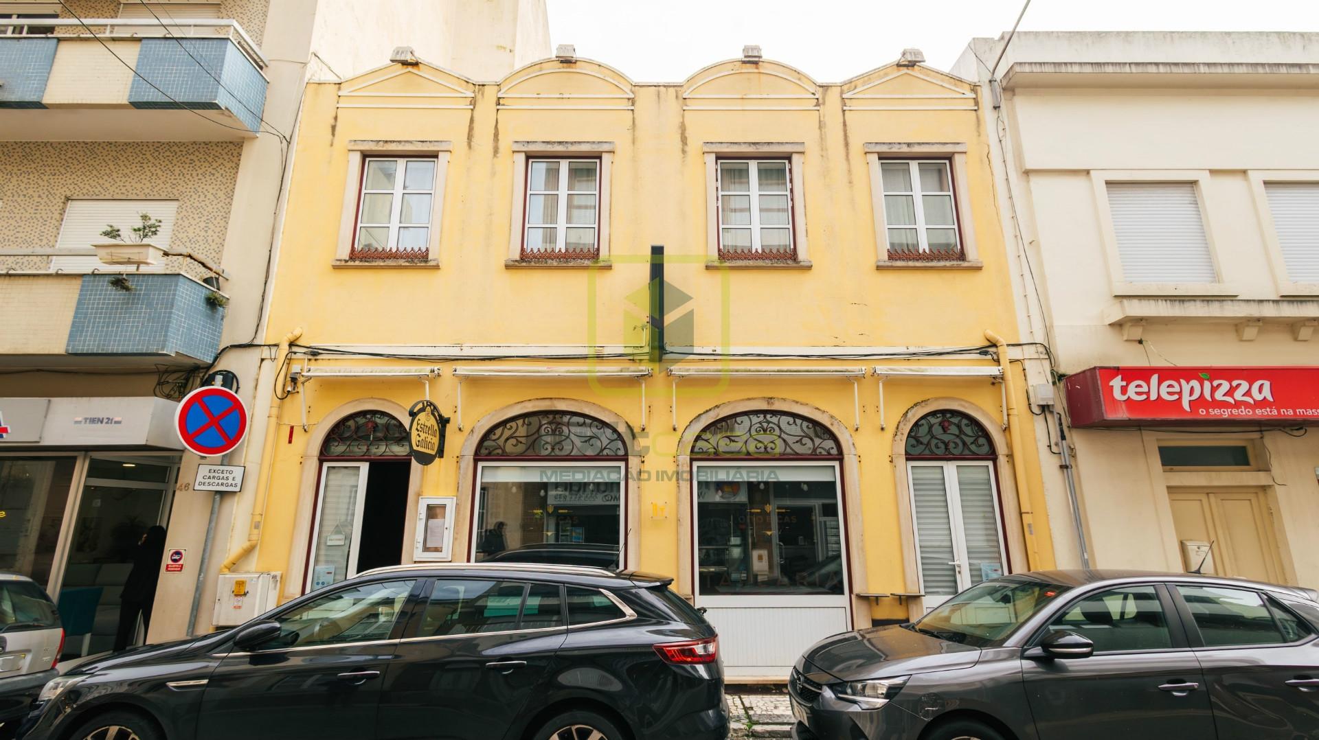 Prédio Comercial com Elevado Potencial de Conversão Habitacional