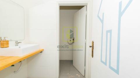 Prédio Comercial com Elevado Potencial de Conversão Habitacional