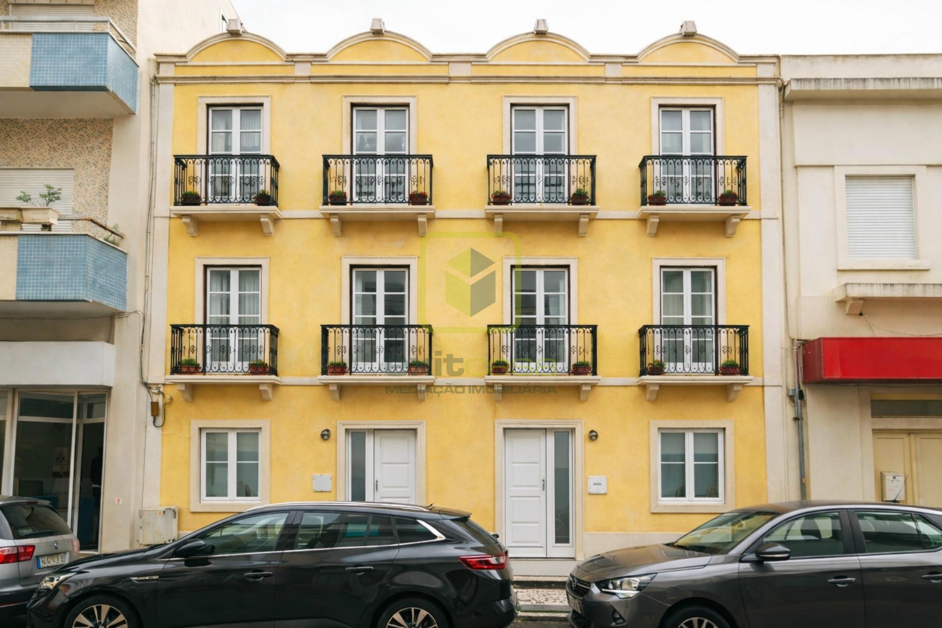 Prédio Comercial com Elevado Potencial de Conversão Habitacional