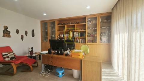 Moradia de Luxo a 5 Minutos da Praia da Barra