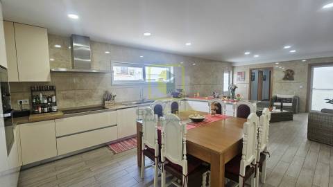 Moradia de Luxo a 5 Minutos da Praia da Barra