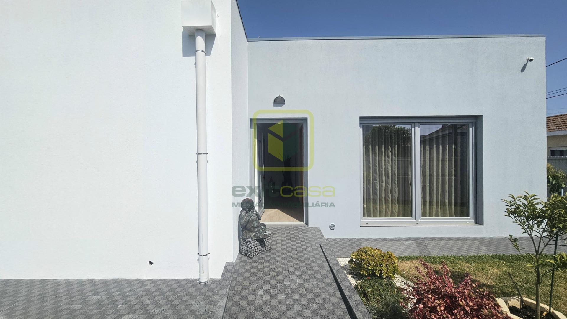 Moradia de Luxo a 5 Minutos da Praia da Barra