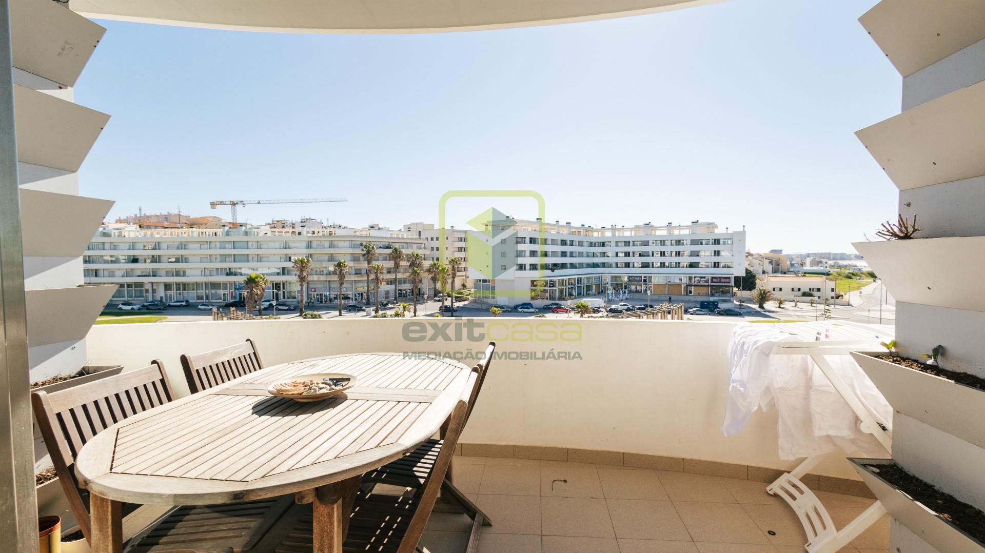 Apartamento T2 de luxo em Primeira Linha de Mar