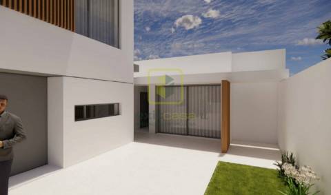 Moradia T4 em Construção