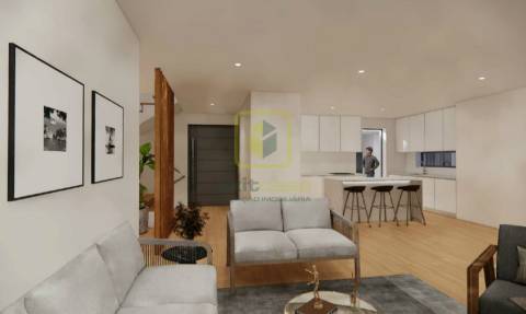Moradia T4 em Construção