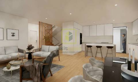 Moradia T4 em Construção