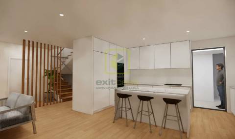 Moradia T4 em Construção