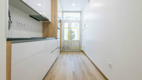 Apartamento T1 junto à praia