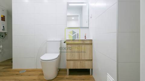 Apartamento T1 junto à praia