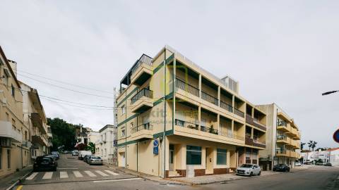 Apartamento T1 junto à praia