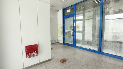Imóvel da Banca - Loja para Venda em Aveiro