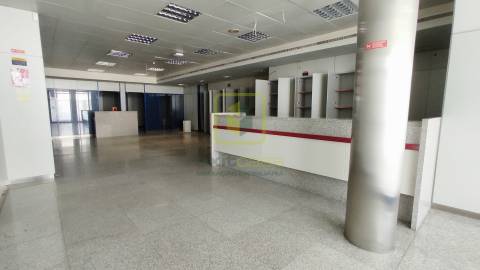 Imóvel da Banca - Loja para Venda em Aveiro
