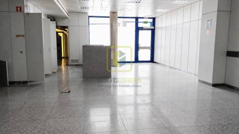 Imóvel da Banca - Loja para Venda em Aveiro