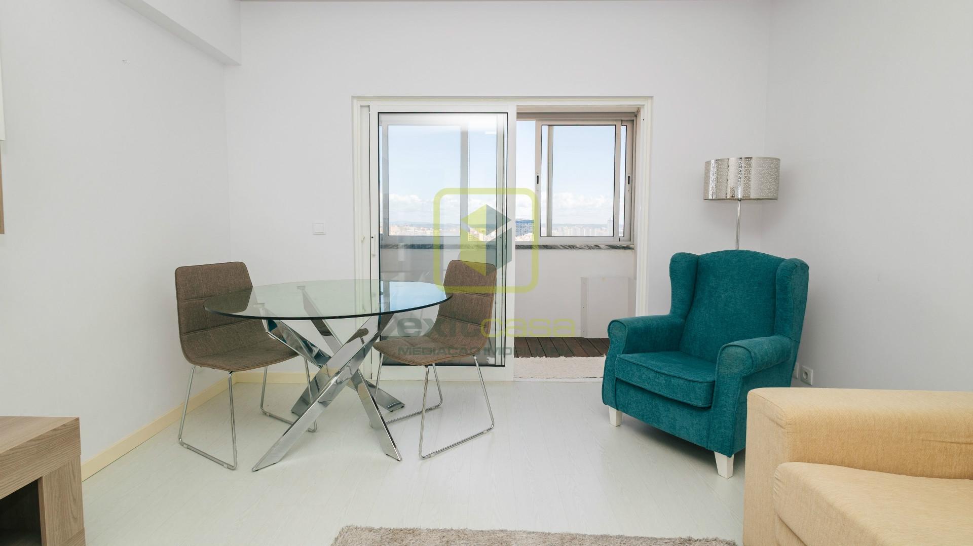 Apartamento T1 na Primeira Linha de Mar!