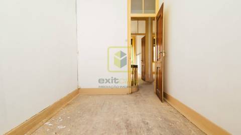Moradia T5 no Bairro Novo