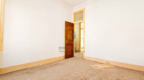 Moradia T5 no Bairro Novo