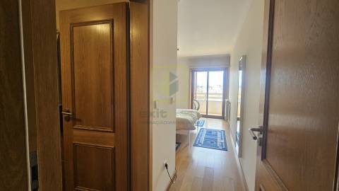 Apartamento T2 em Condomínio Fechado