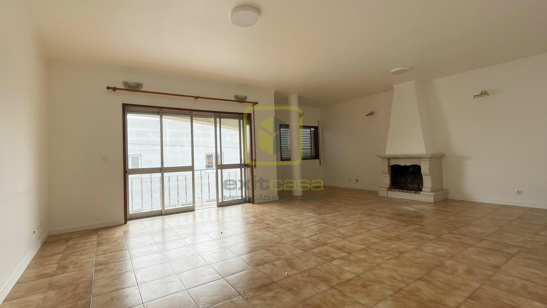 Apartamento T3 para Arrendamento