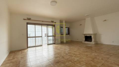Apartamento T3 para Arrendamento