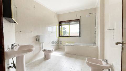 Apartamento T3 para Arrendamento