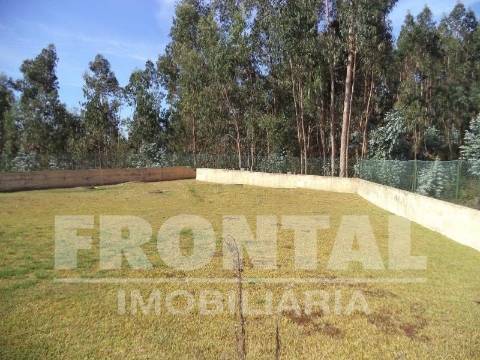 Loja com Garagem à Venda | São Romão do Coronado, Trofa