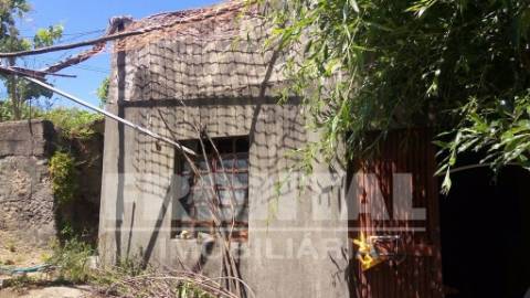 Terreno 500 m² - Possibilidade de Construção de Duas Moradias Geminadas | Ermesinde