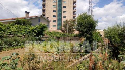 Terreno 500 m² - Possibilidade de Construção de Duas Moradias Geminadas | Ermesinde