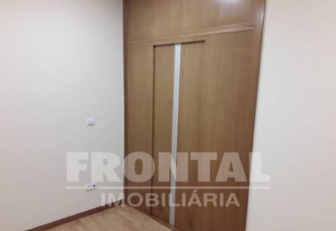 Moradia de Excelência - Construção em Granito | Centro De Mirandela, Bragança