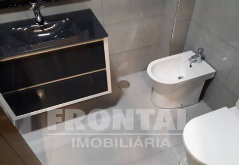 Moradia de Excelência - Construção em Granito | Centro De Mirandela, Bragança