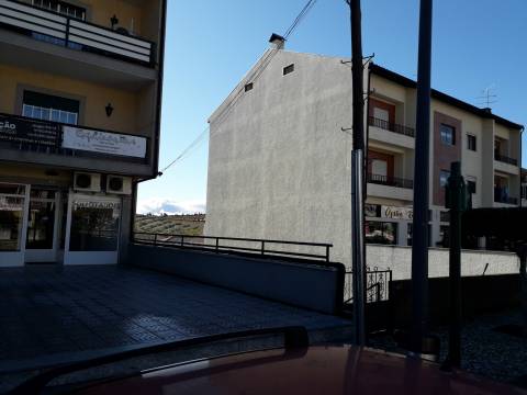 Armazém  Venda em Vila Flor e Nabo,Vila Flor