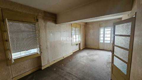 Apartamento T4+1 na Rua Santa Catarina