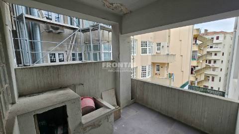 Apartamento T4+1 na Rua Santa Catarina