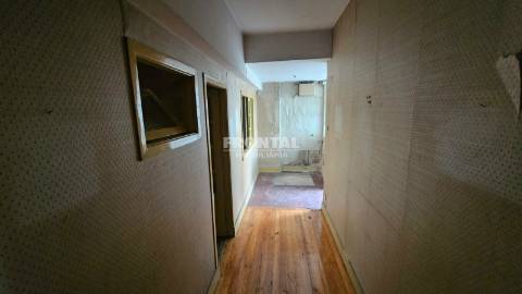 Apartamento T4+1 na Rua Santa Catarina