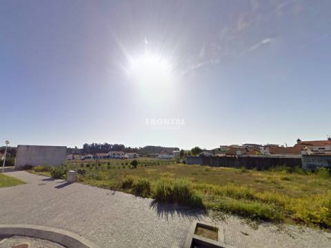 Terreno no Castêlo da Maia