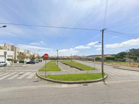 Terreno no Castêlo da Maia