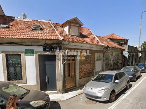 Terreno a 800m do H. S. João